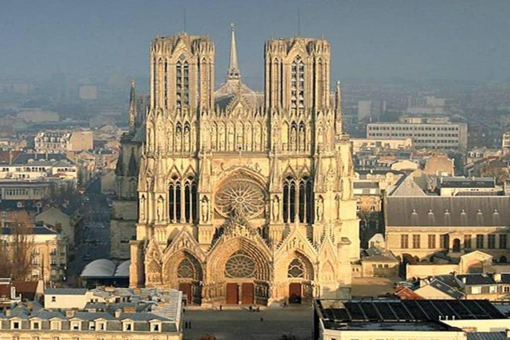 F2 Proche Gare Et Toute Commodite Château-Thierry Exteriör bild